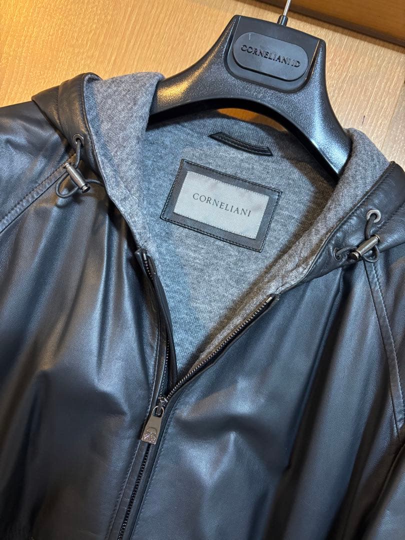 CORNELIANI フード付きブラックレザージャケット 50サイズ　中古美品