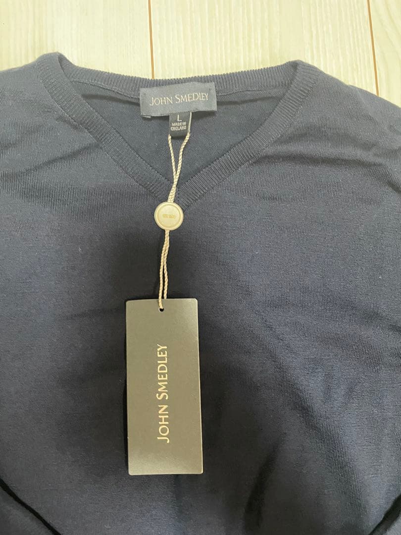 新品　JOHN SMEDLEY Vネックメリノウールセーター　ミッドナイト L