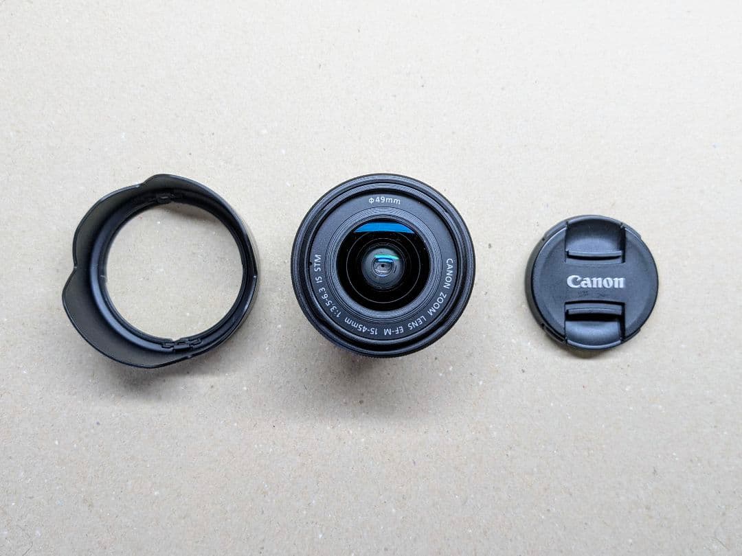 ミラーレス一眼カメラ EOS Kiss M2 ダブルズームキット ブラック