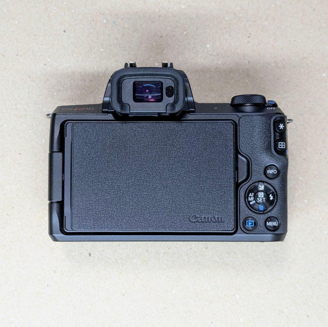 ミラーレス一眼カメラ EOS Kiss M2 ダブルズームキット ブラック
