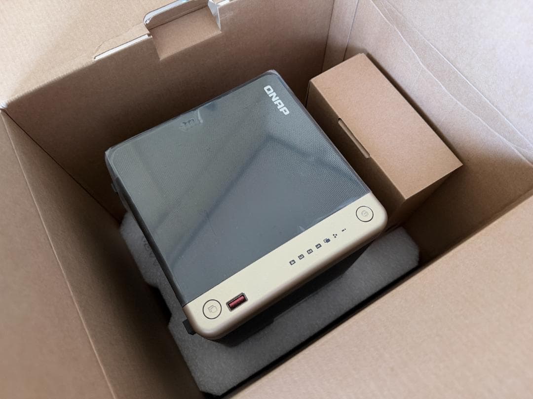 QNAP NAS 4ベイ TS-464-8G /AZ