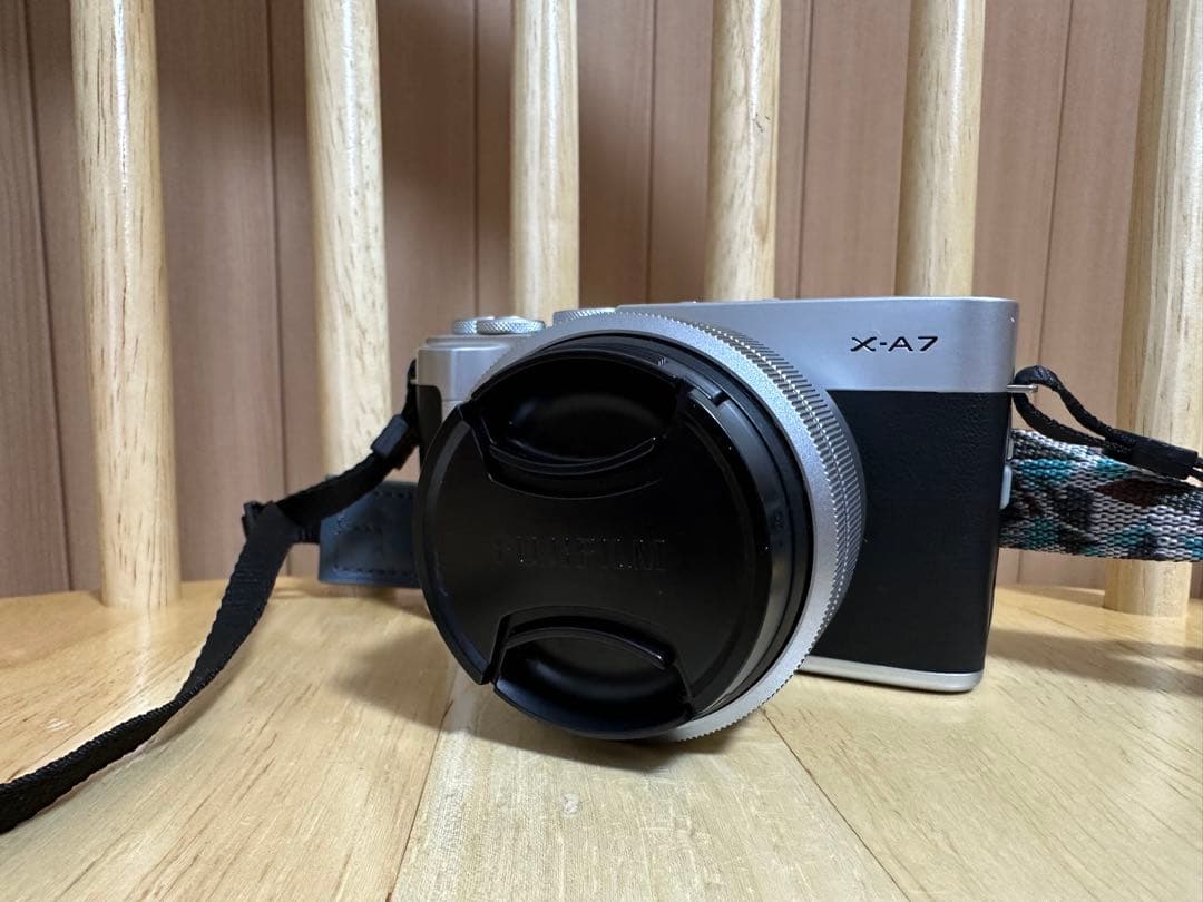 FUJIFILM X-A7 レンズキット　シルバー