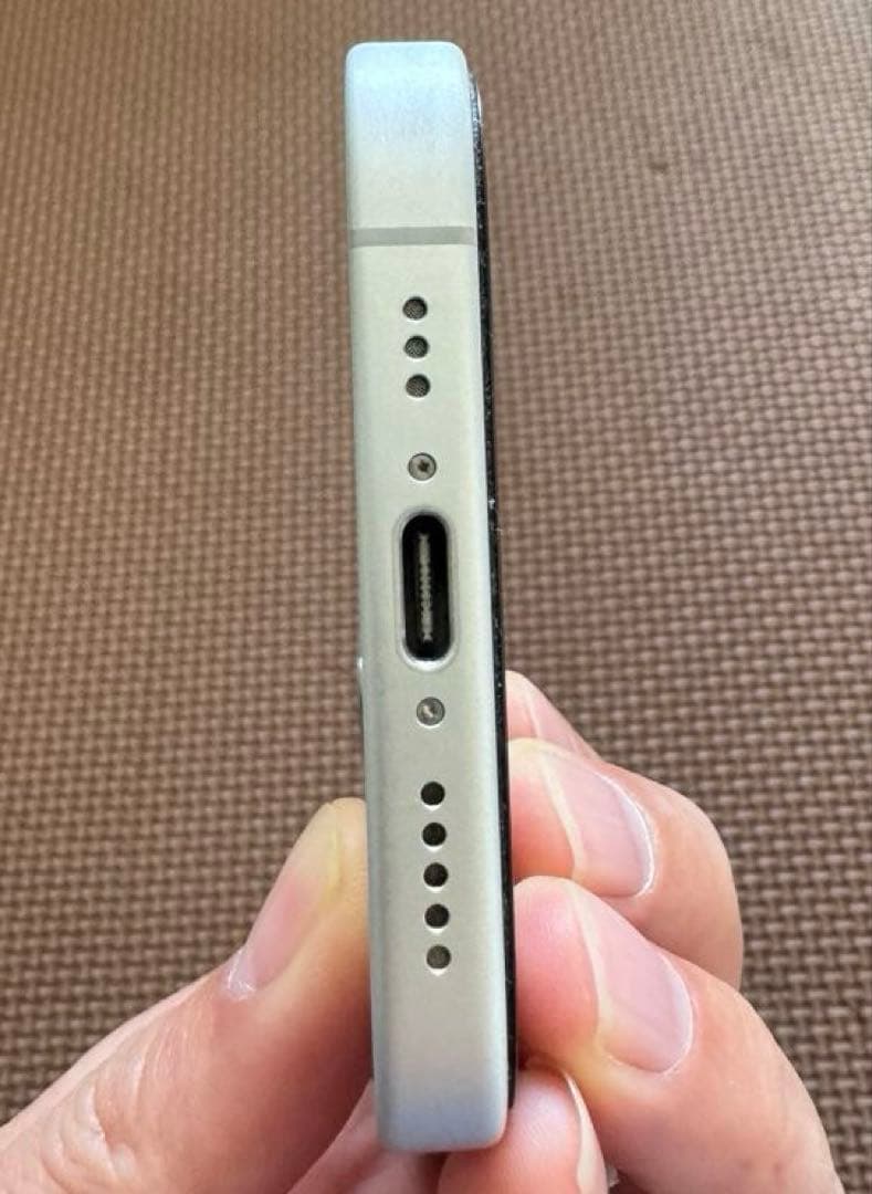 《美品》iPhone 16 中国版 ホワイト 128GB 物理消音ボタンあり