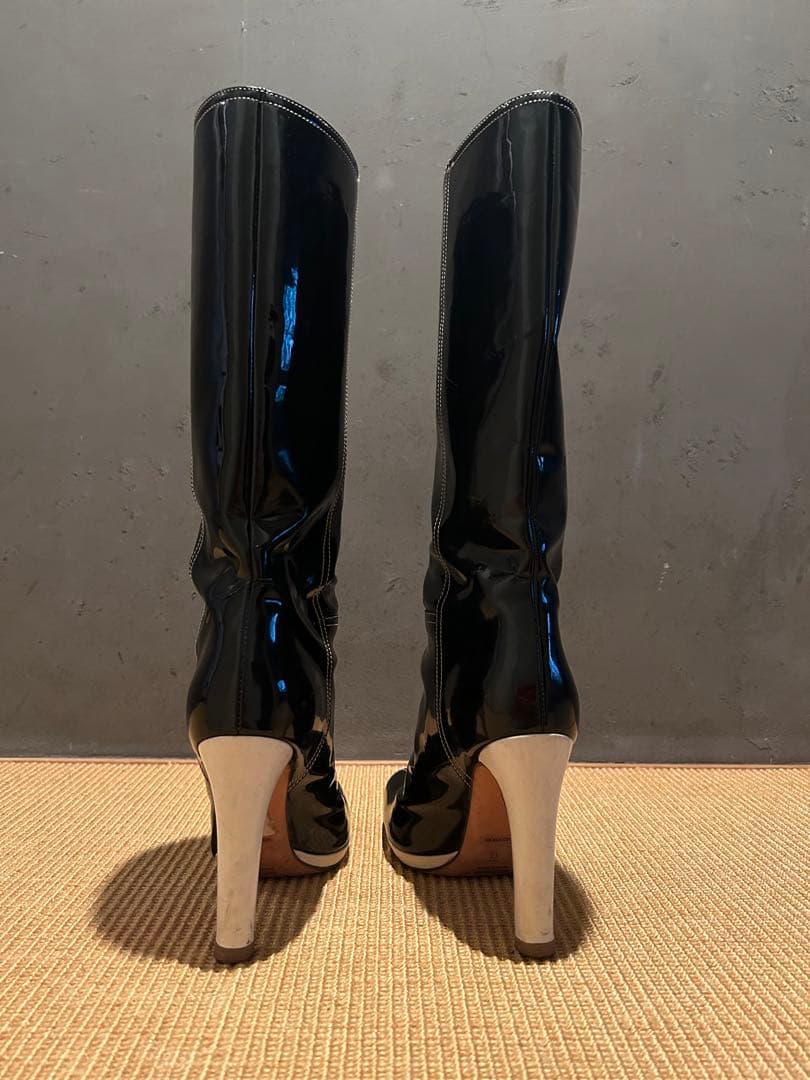 ミュウミュウ　エナメルブーツ