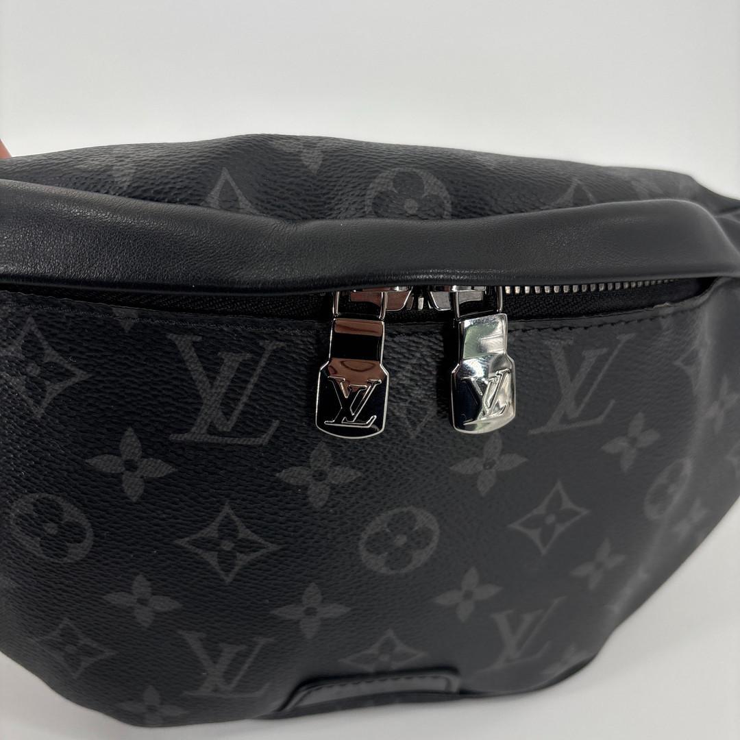 新品同様 ルイヴィトン モノグラム エクリプス ディスカバリー バムバッグ