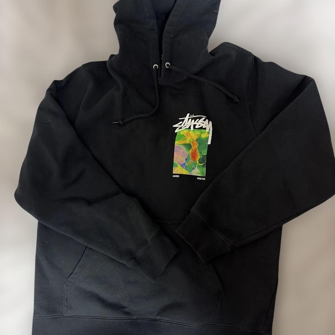 Stüssy 黒パーカー