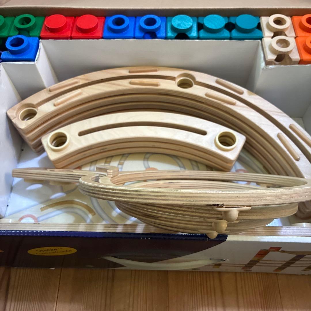 Quadrilla Twist & Rail 知育玩具（4-99） ボーネルンド