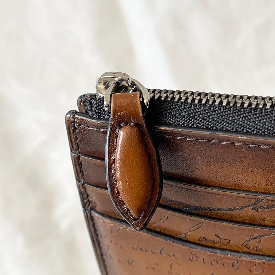 ベルルッティ　コアロジック スクリットレザー ジップ カードホルダー　ブラウン