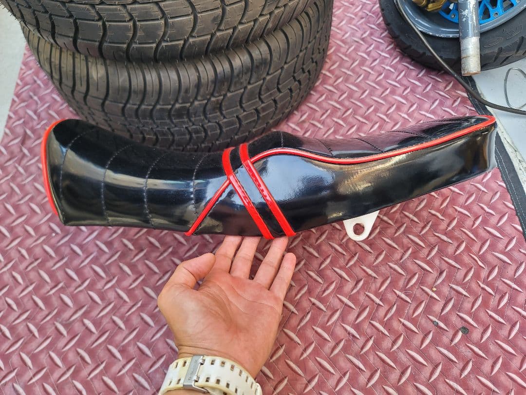 ホンダ エイプ50 タックロール　エナメルシート APE100 AC16 完成品