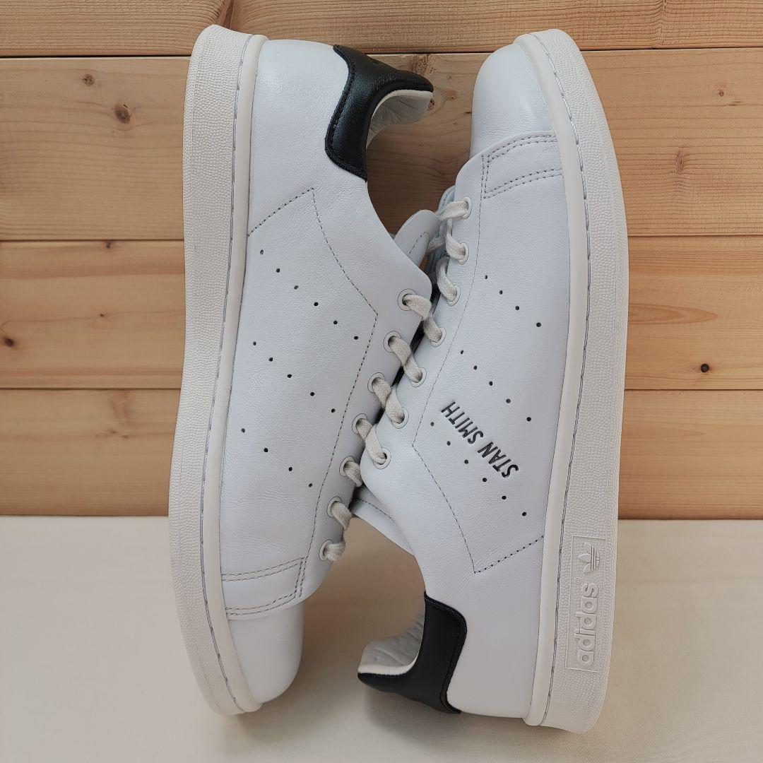 アディダス スタンスミス LUX ホワイト/ブラック 28cm