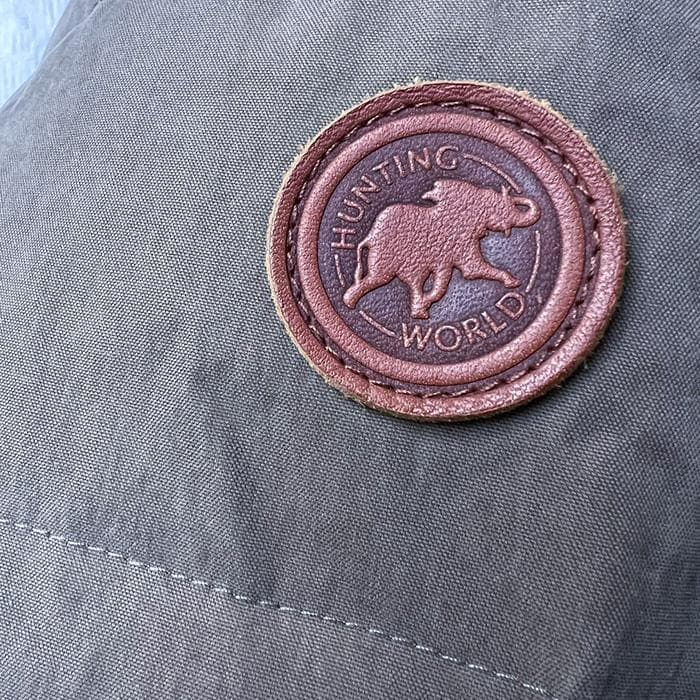 T*i様 ハンティングワールドのダウンコート　ムートンコンビ　ロゴ入り