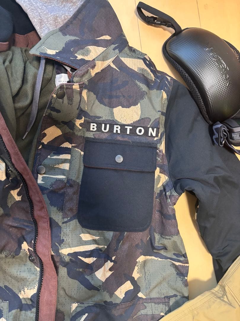 T*I様 BURTON 迷彩ジャケットとスノーボードウェア、ゴーグル、グローブ4