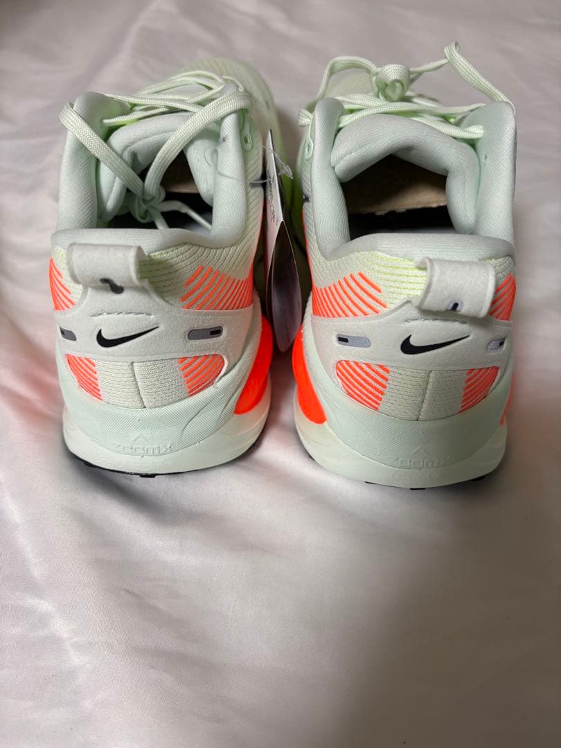 送料込み！新品未使用！NIKE ボメロ18 サイズ26cm