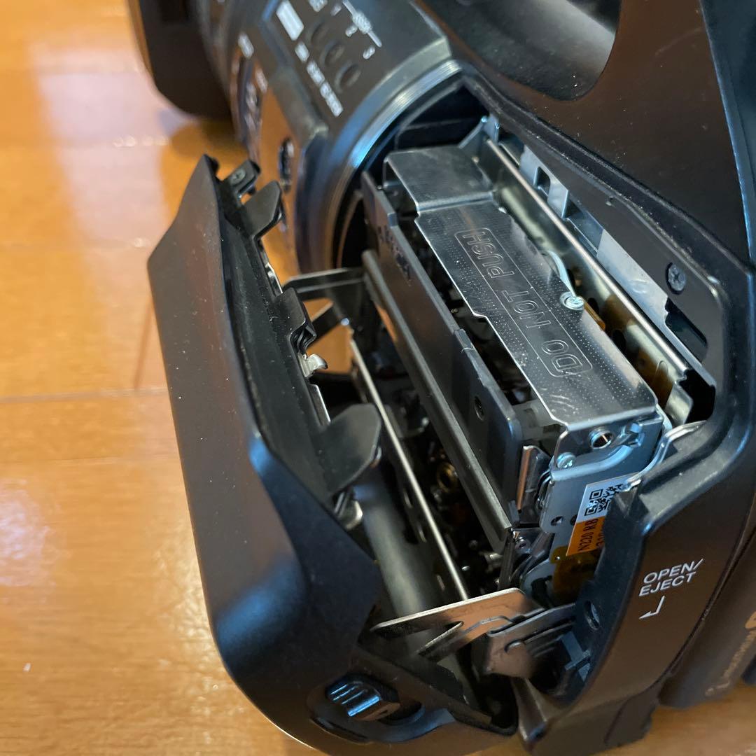 ビデオカメラ HVR-Z5J