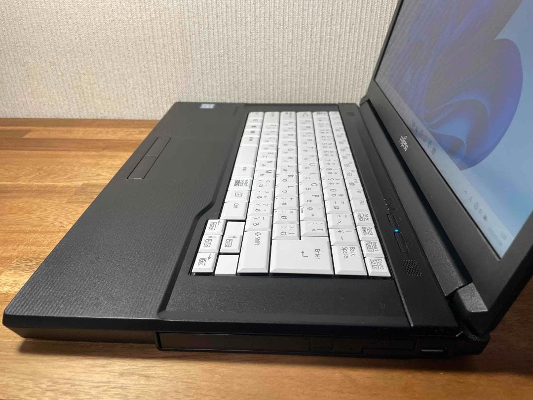 Win11対応CPU LIFEBOOK メモリ8GB SSD256GB