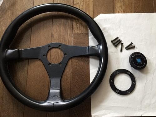 【中古】NARDI ステアリング　36パイ　FET刻印あり　ホーンボタン付き