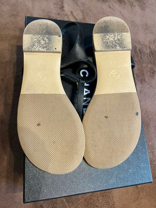 まるこ　CHANEL フラットサンダル　トングサンダル