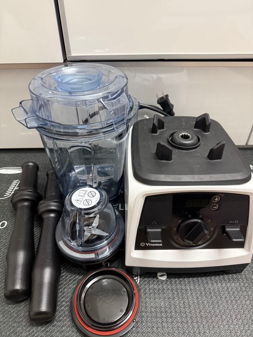 む*こ様 Vitamix ミキサー V1200i ホワイト