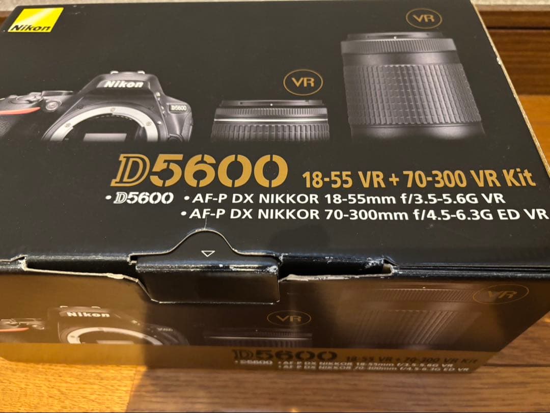 Nikon D5600デジタル一眼レフカメラ ダブルキット 望遠300mmまで