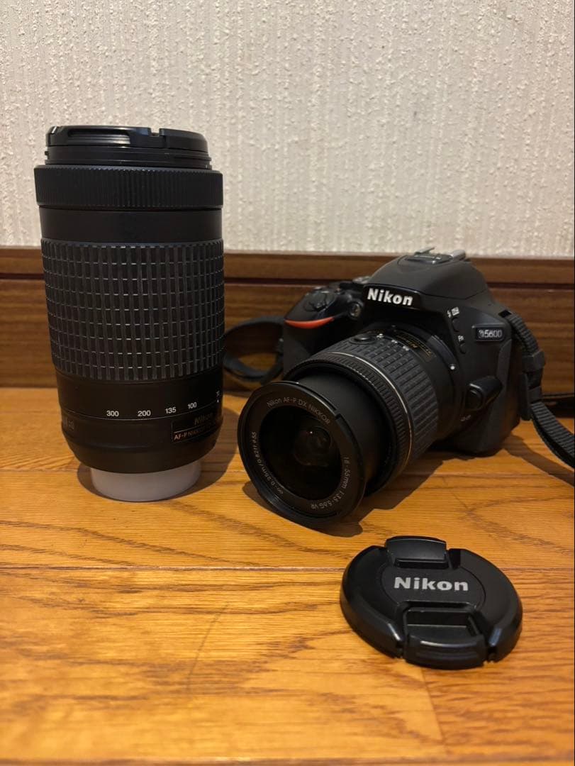 Nikon D5600デジタル一眼レフカメラ ダブルキット 望遠300mmまで