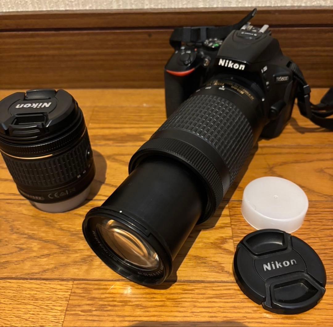 Nikon D5600デジタル一眼レフカメラ ダブルキット 望遠300mmまで