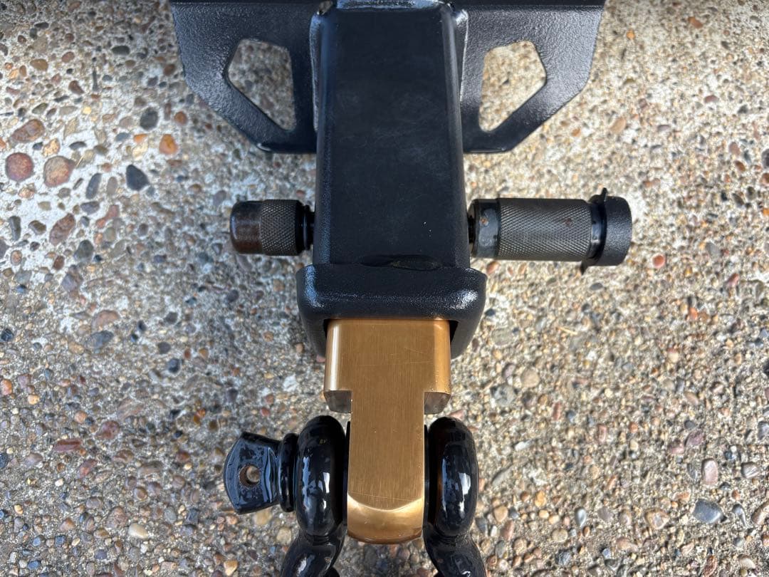 ハイラックス専用ヒッチメンバー　フック付き　茨城県内直接取引限定