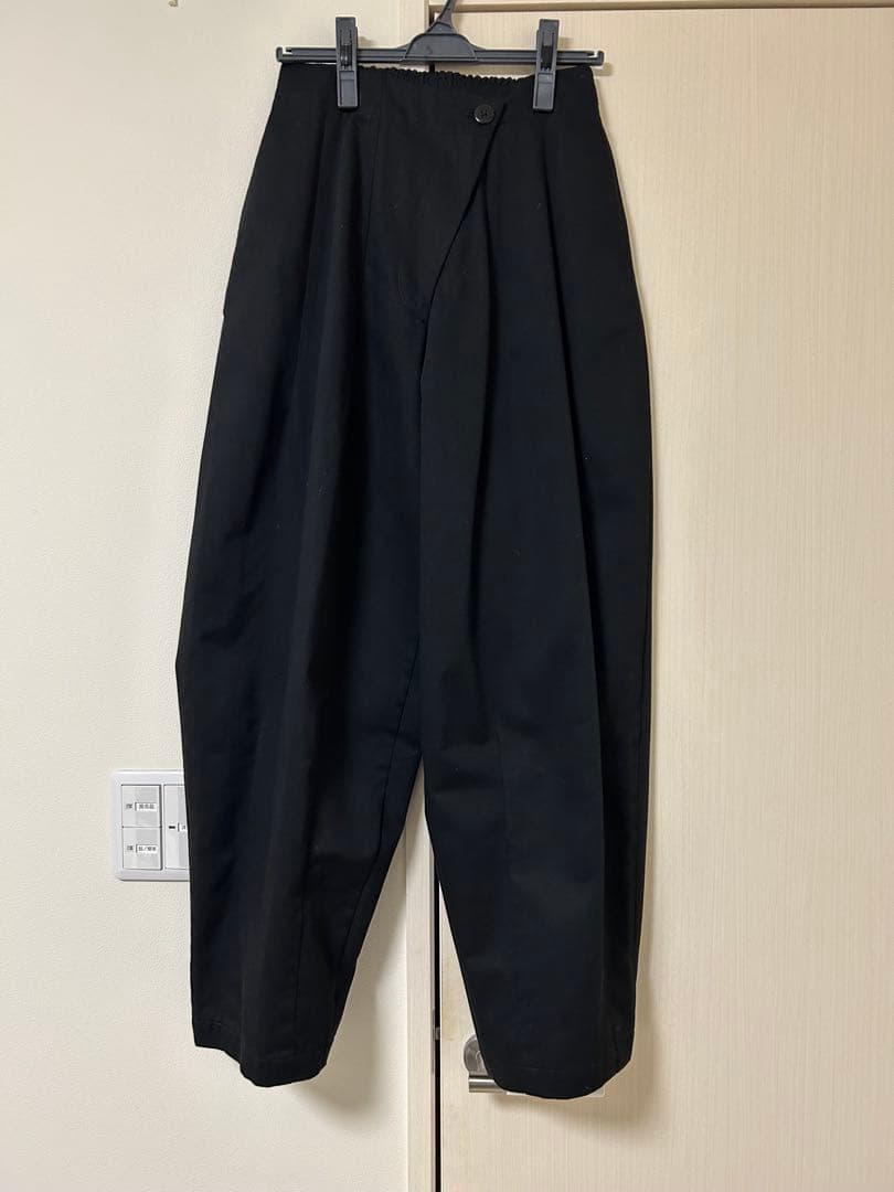 最終価格　明日出品取消　Nala コクーンチノパンツ　ブラック　Mサイズ