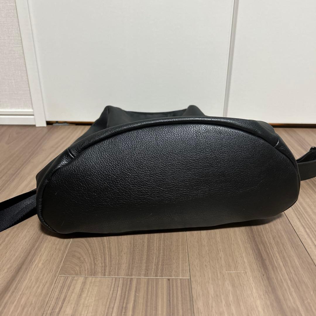 ear PAPILLONNER NEWスタンドリュック ブラック