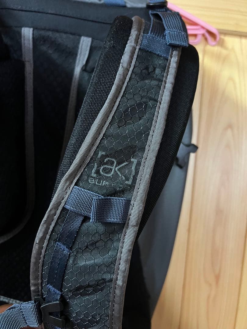 Burton ［ak］インクライン 20Lバックパック