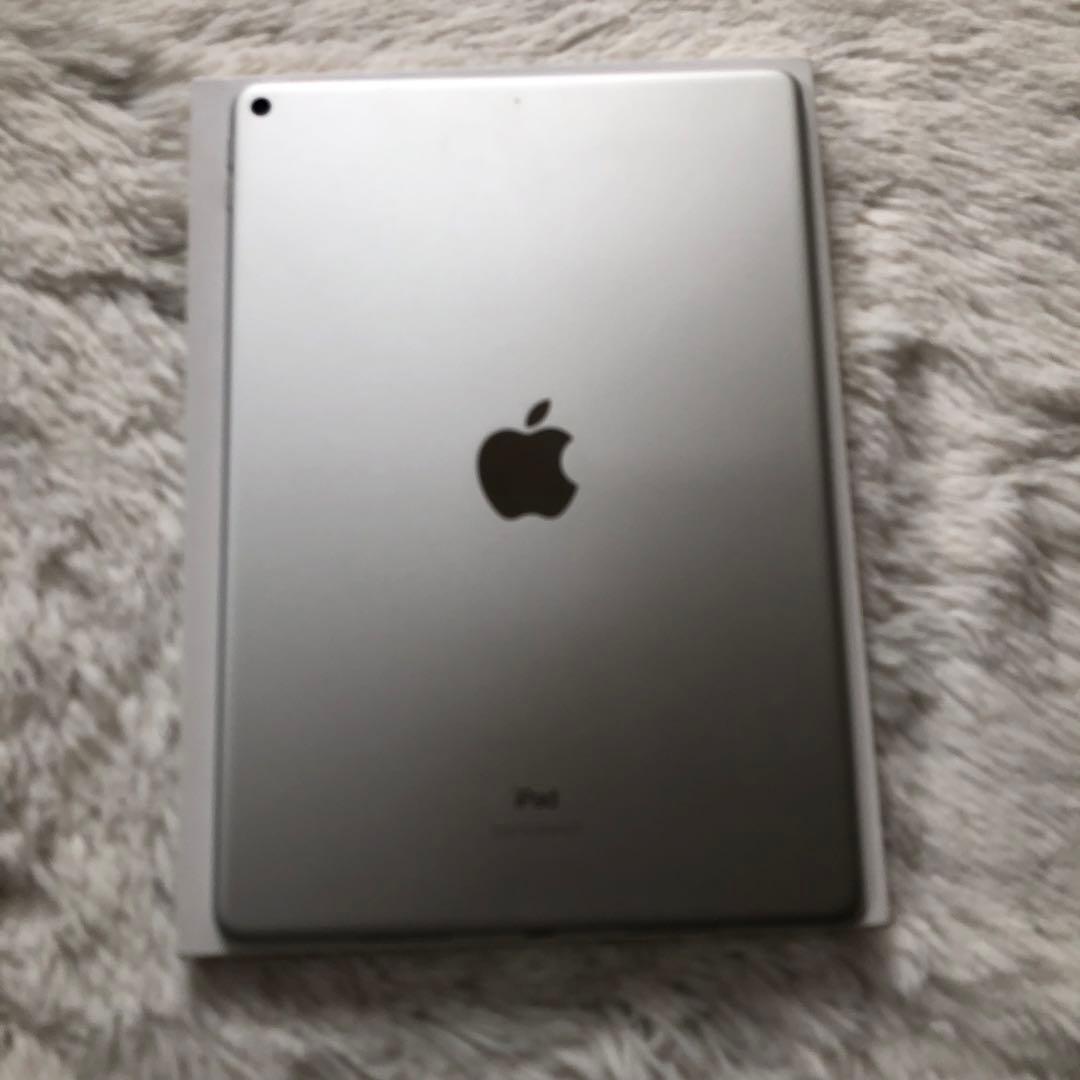 【完動品】iPad Air3 64GB 【すぐ発送】【付属品】