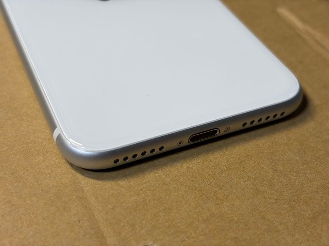 美品iPhone SE2 64GB ホワイト バッテリー83% SIMフリー