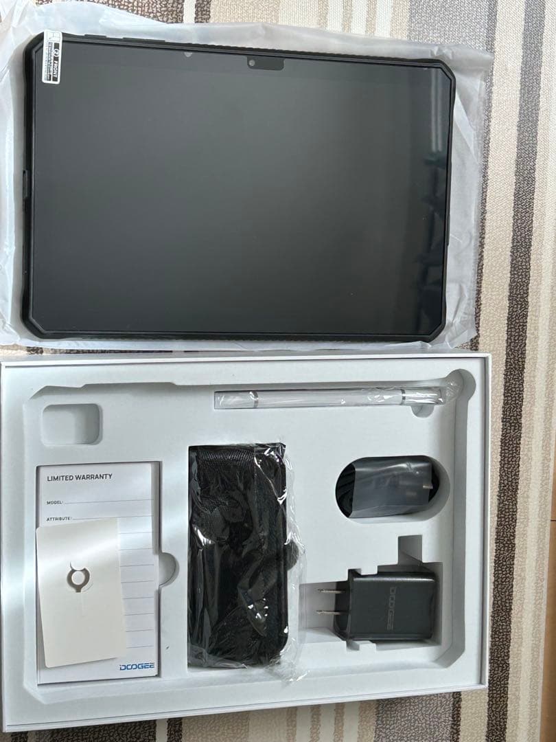 【新品】DOOGEE R10 15GB+128GBタブレット Android