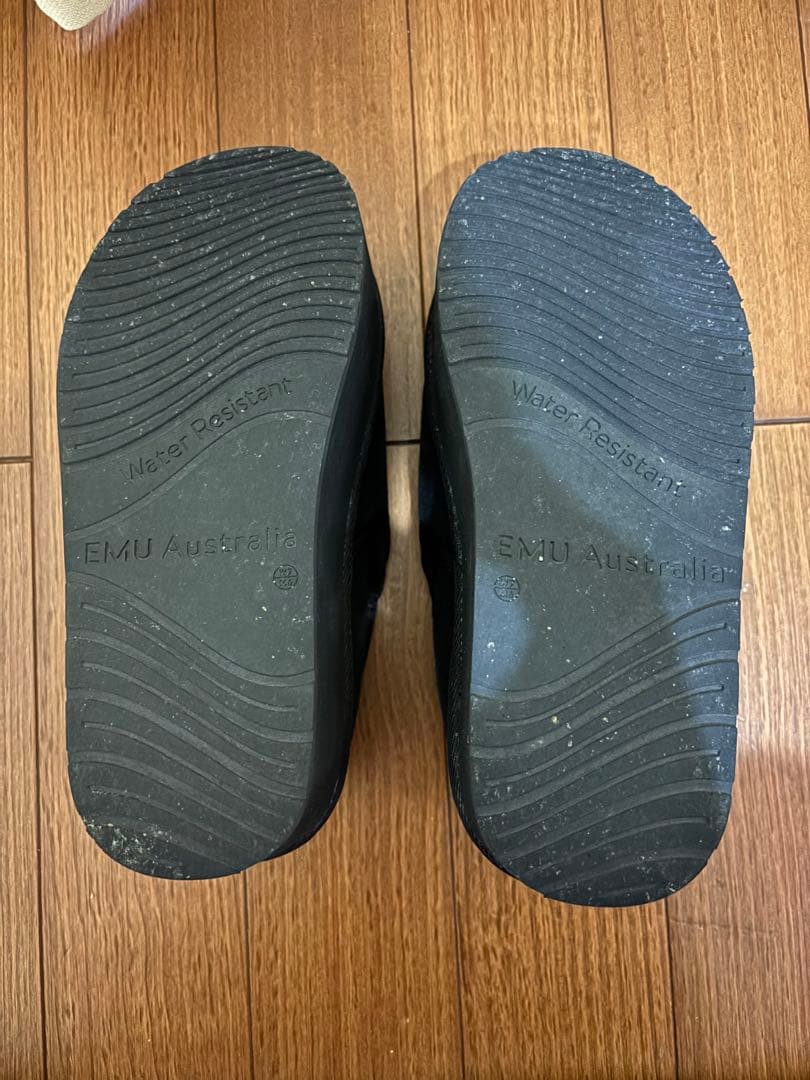 EMU Australia ショートブーツ ムートンスリッポン ブラック 厚底