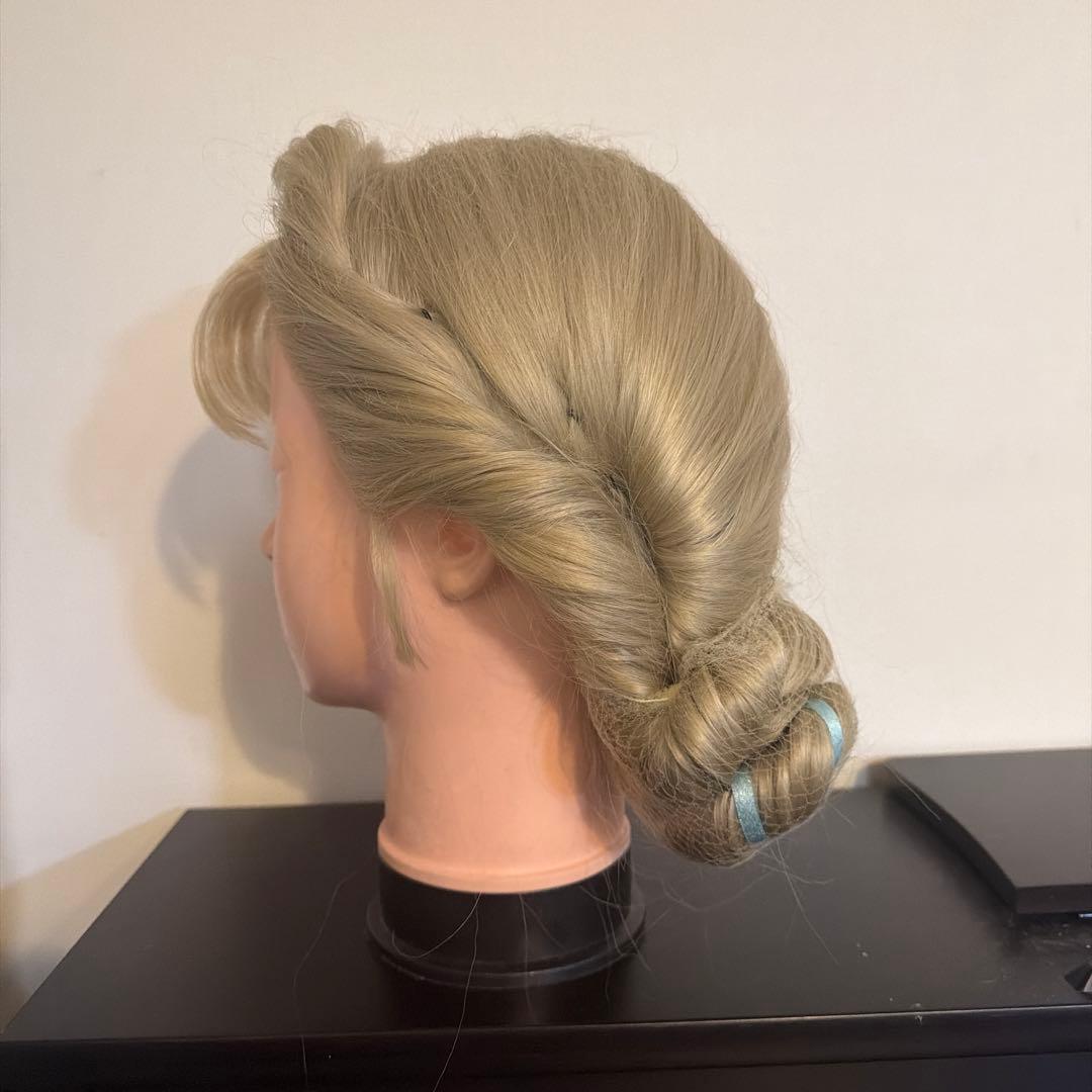 エルサ 戴冠式 ウィッグ