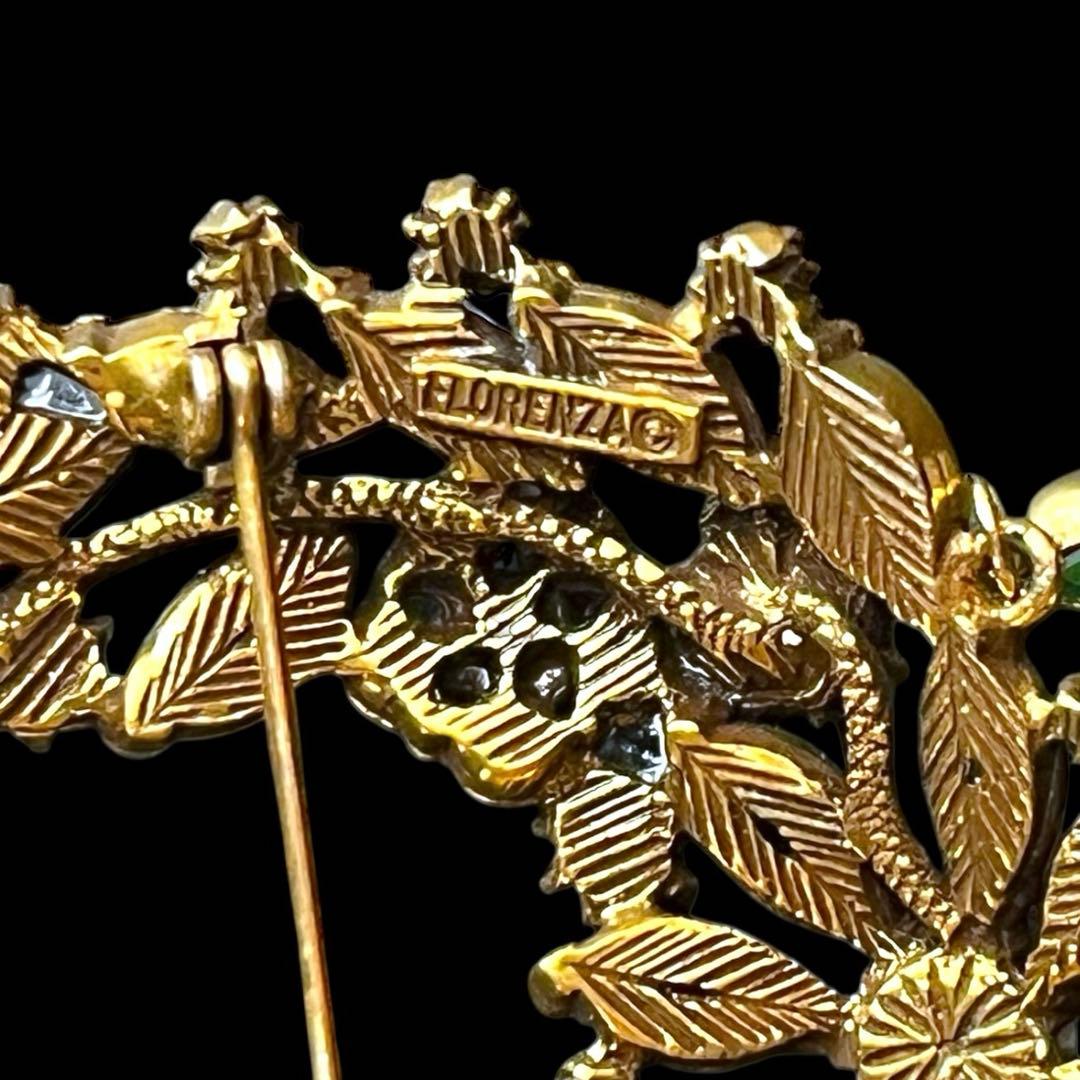 Florenza☆ブックピース☆ウランガラスのクレセントムーンブローチ