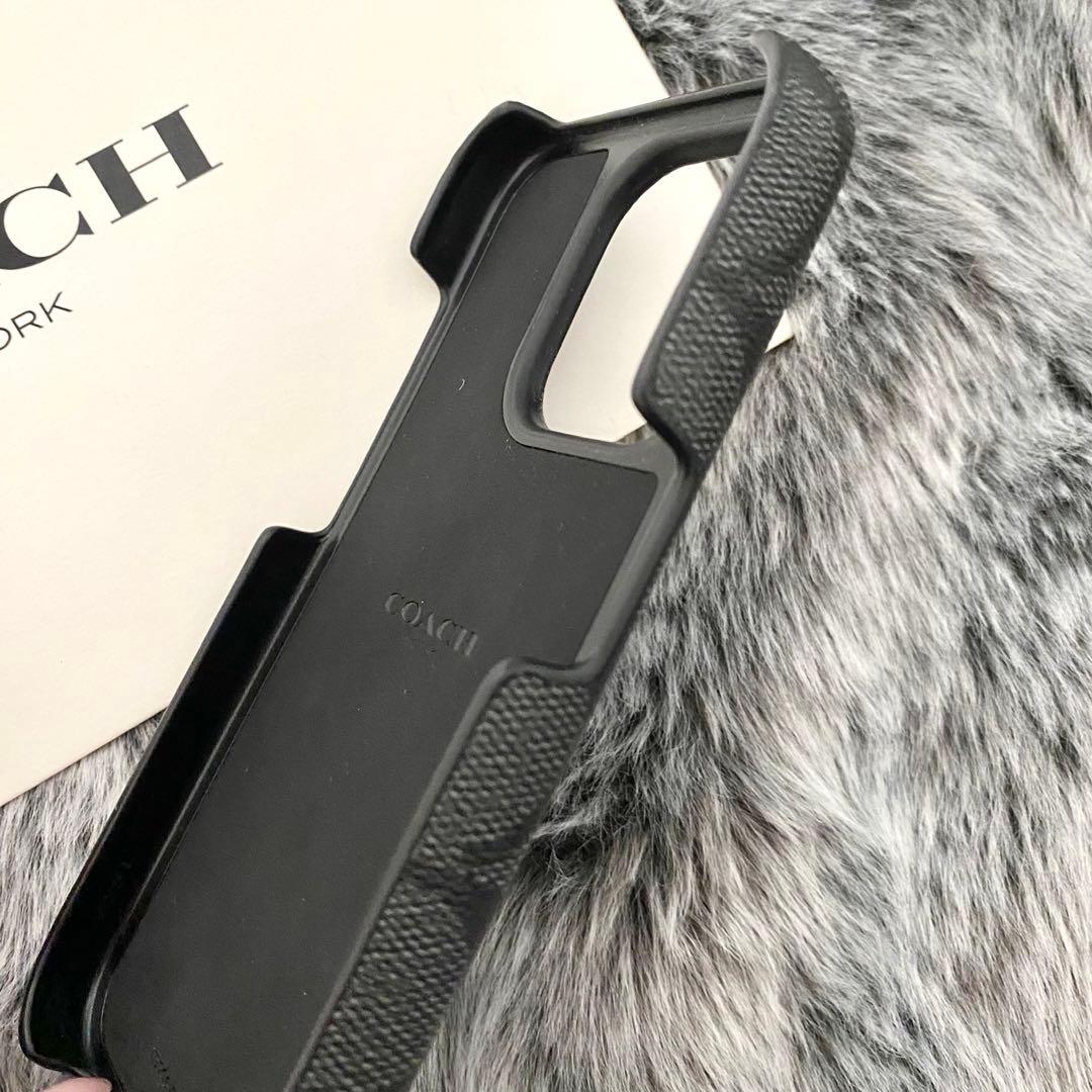 新品☆COACH(コーチ)ブラック シグネチャー スマホケース　iPhone15