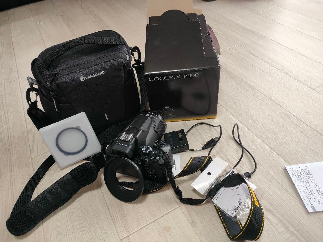 NIKON COOLPIX P950 撮影可能枚数：100 枚