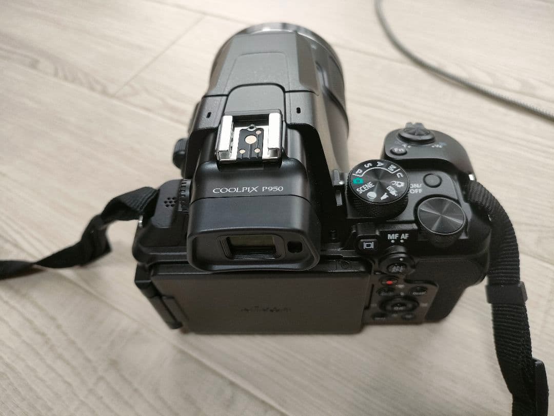 NIKON COOLPIX P950 撮影可能枚数：100 枚