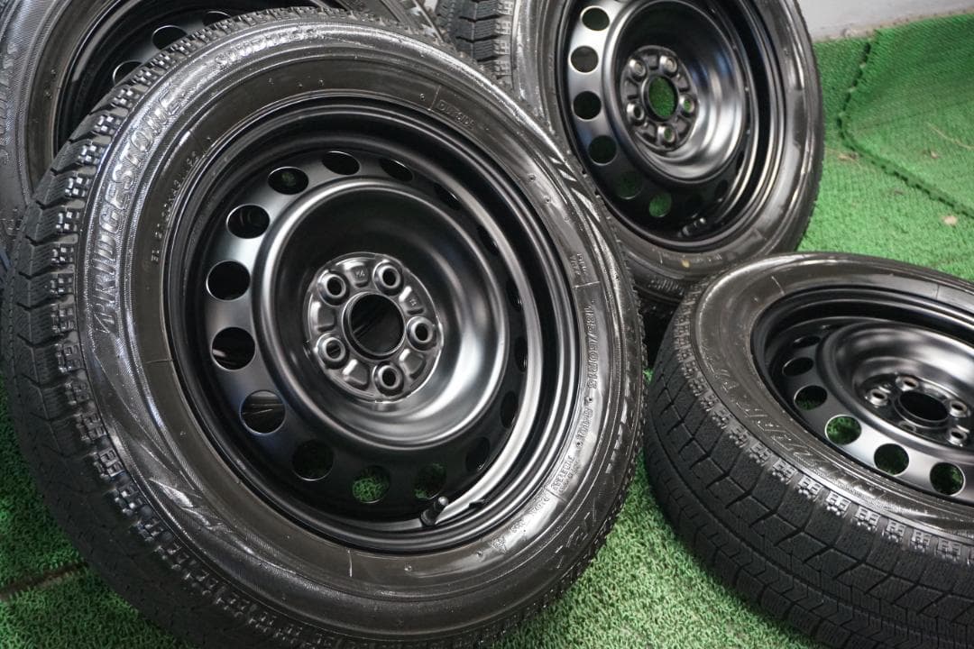 シエンタ純正　カスタムブラックエディション　185/60R15　スタッドレス
