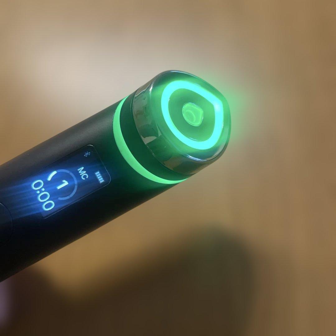 【専用】medicube美容器 LEDディスプレイ付き ブラック