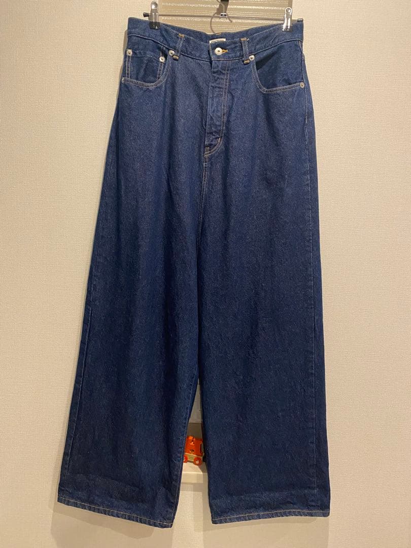 アンスクリア　ルーズフィットデニム　カレンソロジー