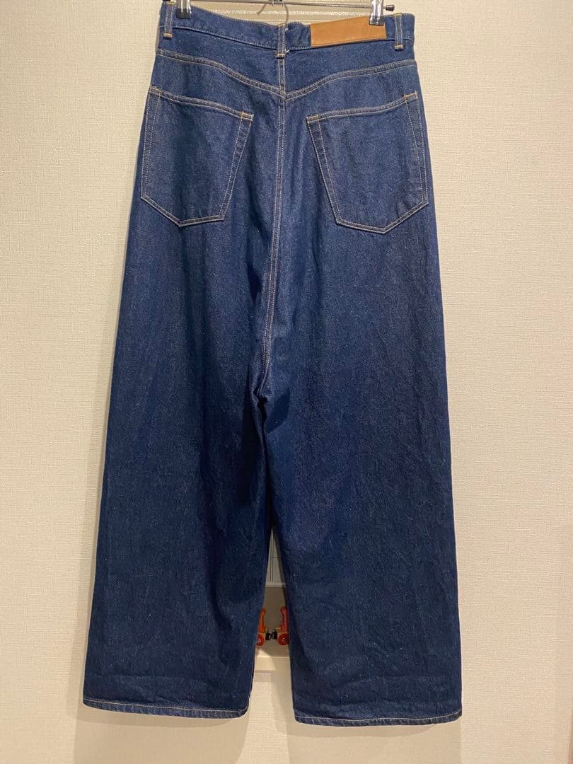 アンスクリア　ルーズフィットデニム　カレンソロジー