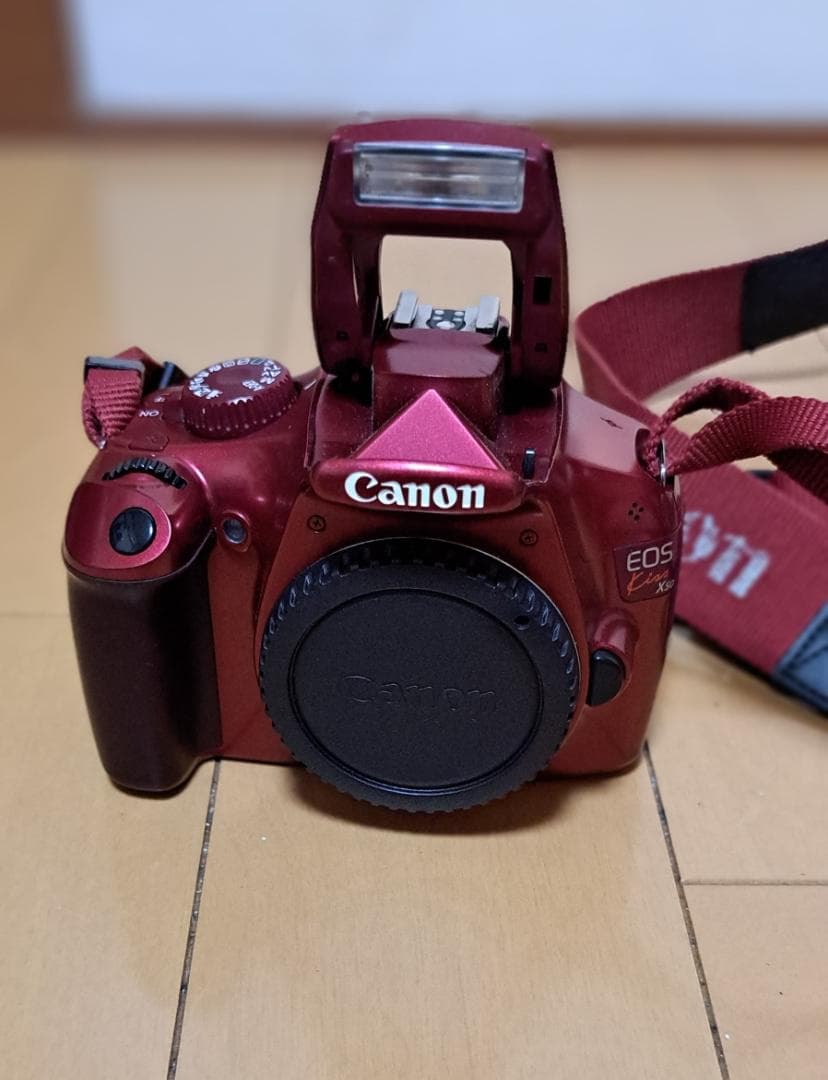Canon EOS Kiss X50 レッド(ボディ)　レンズキット