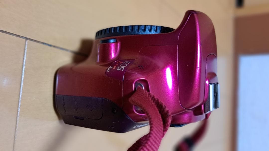 Canon EOS Kiss X50 レッド(ボディ)　レンズキット