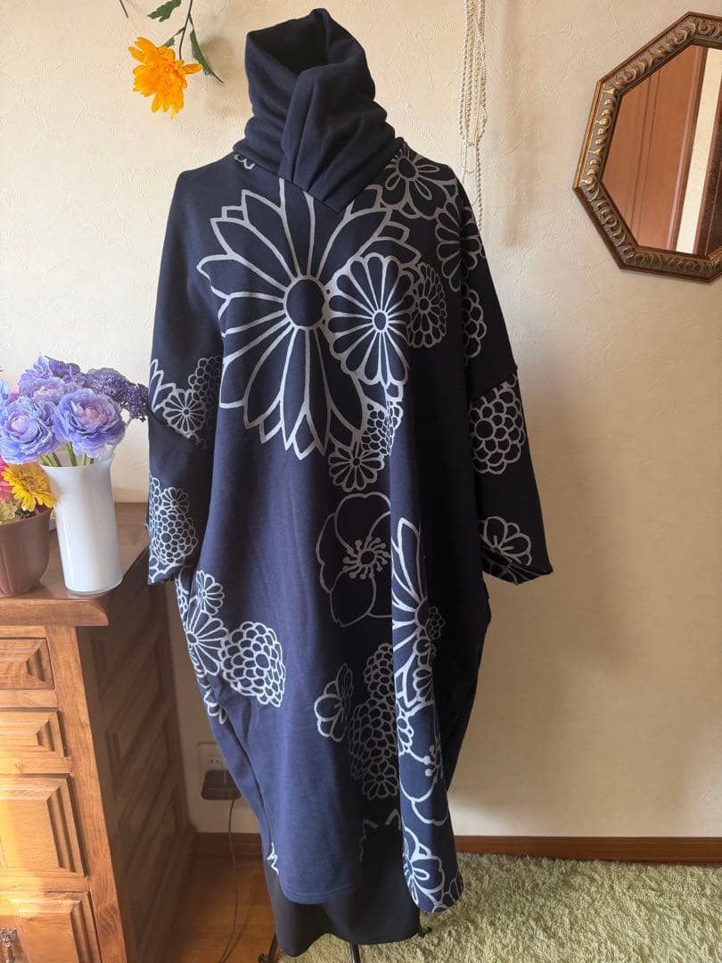 新品　ソウソウ　暖かいワンピース　裏毛 衿巻薙刀長方形衣　金襴緞子　濃紺