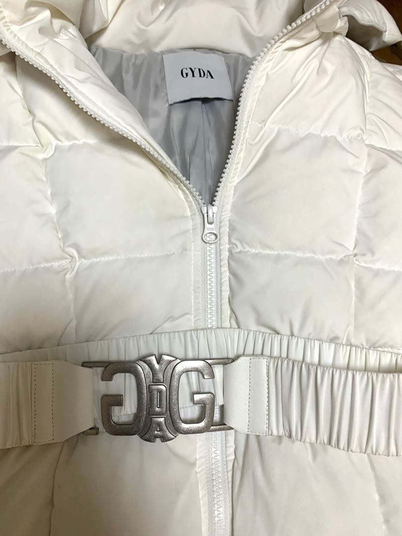GYDA SymmetryGYDAベルト付きロングダウンコート ホワイト