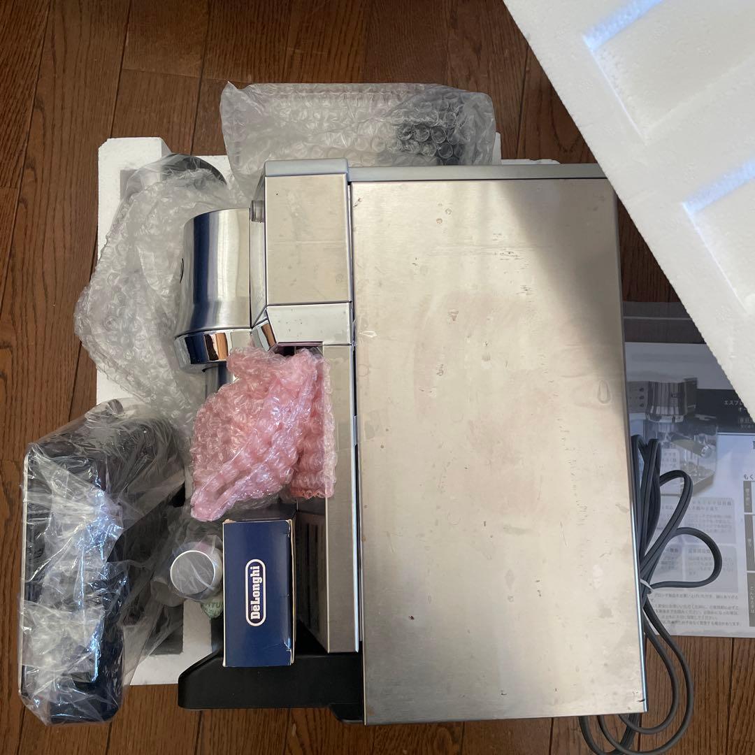 デロンギ　エスプレッソ　カプチーノメーカー　オートマティック　EC860M