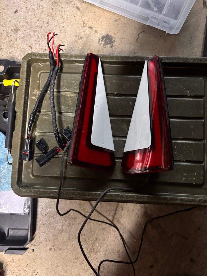 80ヴォクシー /ノア　LEDリフレクター　オープニング／シーケンシャル機能付き