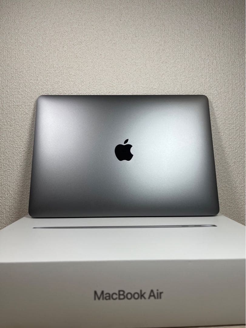 Apple MacBook Air M1チップ8GB　256GBスペースグレー