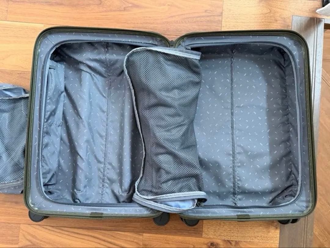 moln（モルン）　キャリーオンスーツケース・モス（緑）